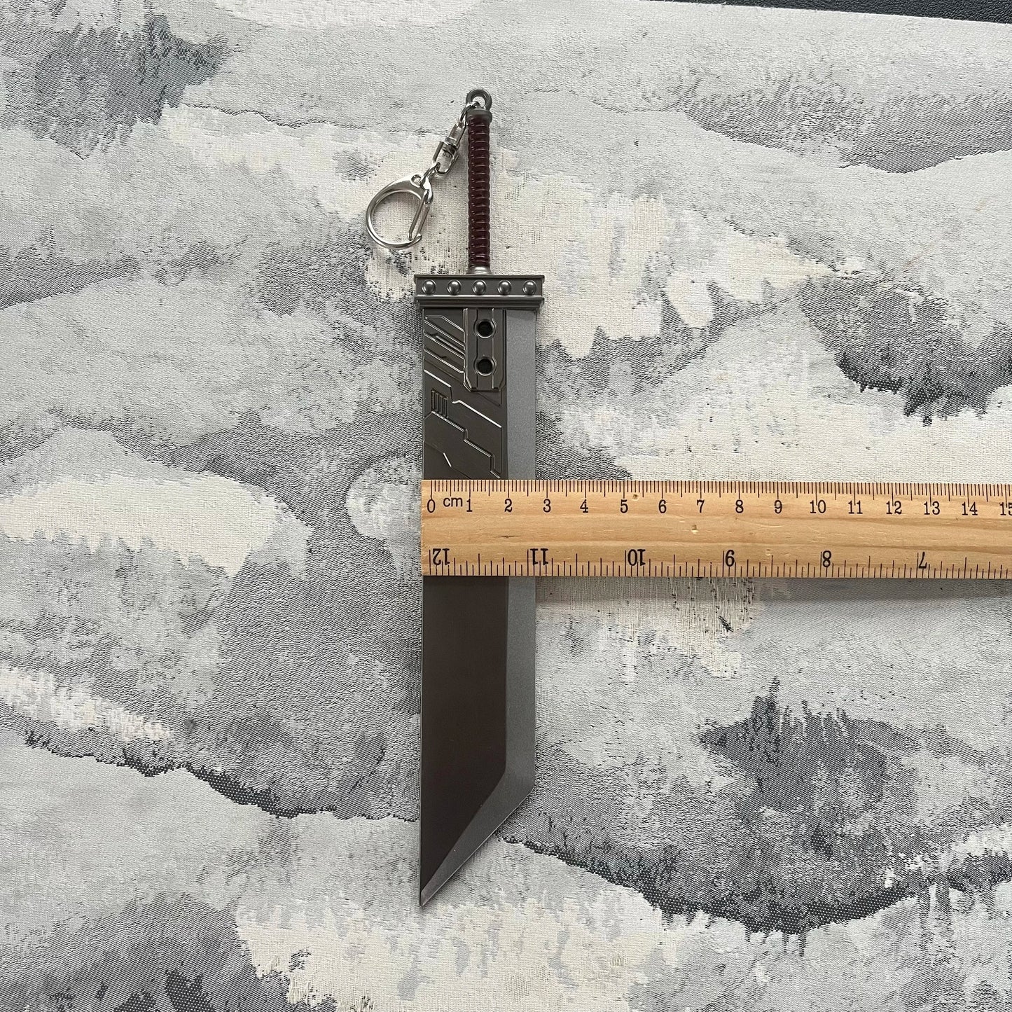 22cm Buster Sword Fantasy Game Weapon Cloud Strife Game Metal Sword Weapon Model Home Ornament Samurai Karambit Knafe Crafts Toy