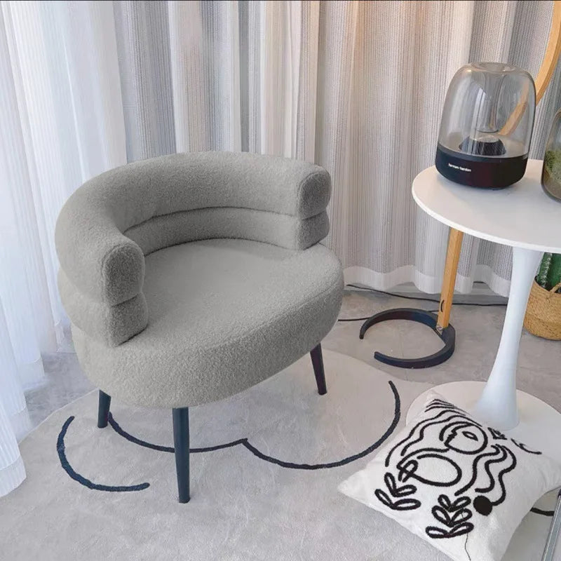 Lazy Sofa Makeup Chair with Lamb Fleece Living Room Light Luxury Balcony Leisure Chair for Comfortable Seating