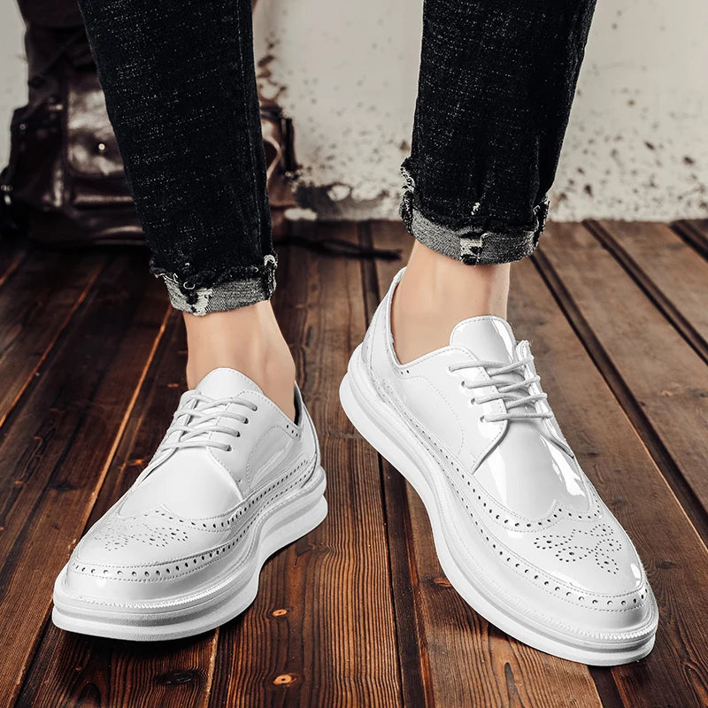 Fashion Derby Leather Men Shoes White Brogue Lace Up Solid Simple Dress Business Casual Party Wedding Flat Shoes For Man