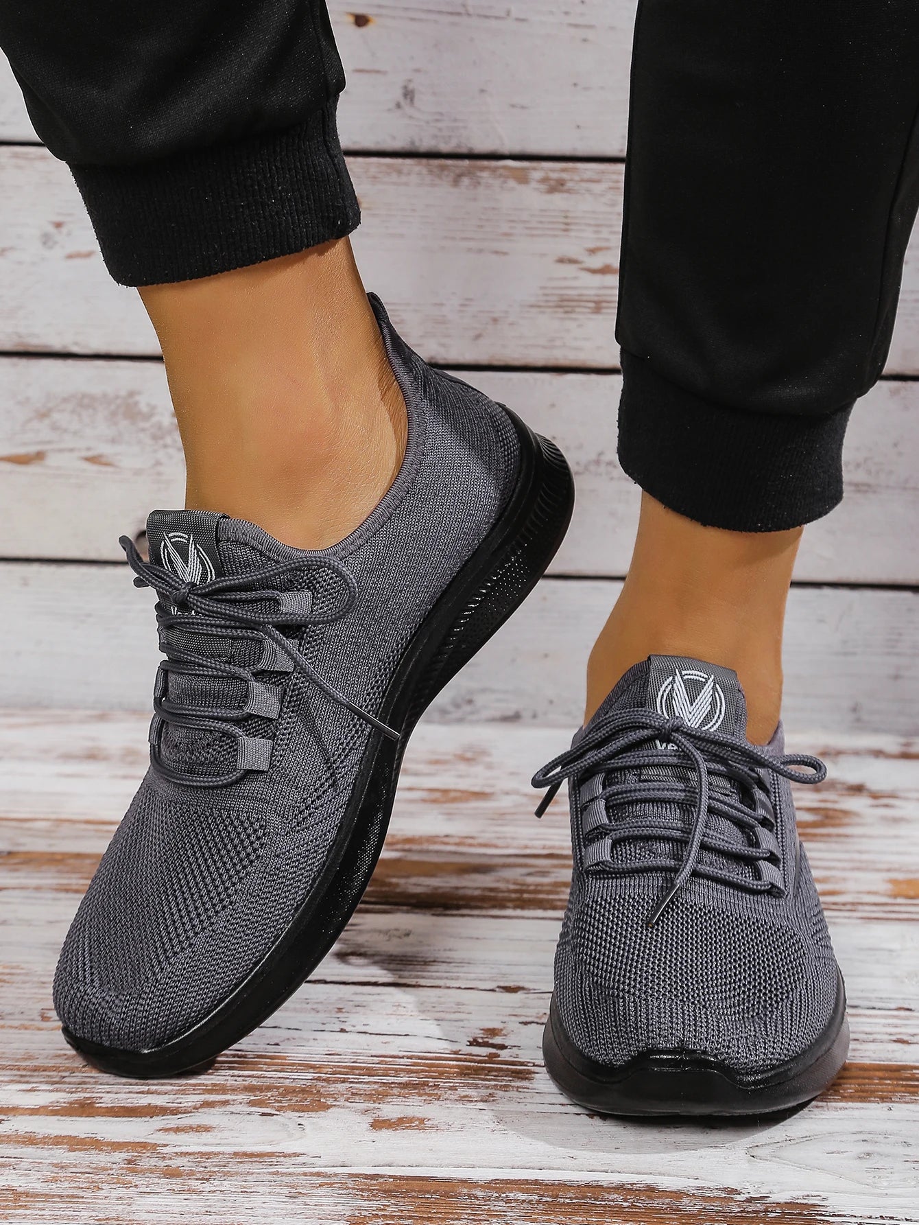 Men Breathable Knitted Running Shoes Anti Slip Trainers Arch Support Shock Absorbing EVA Sole Low Top Lace Up Sports Footwear