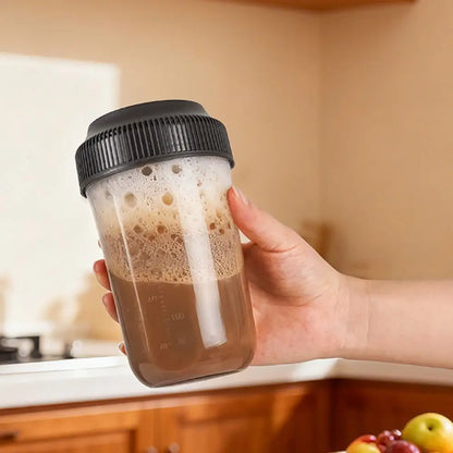 Microwave Safe Plastic Shaker Bottle with Scale 560ML Tumbler Leakproof Coffee Mixing Bottle Smoothies