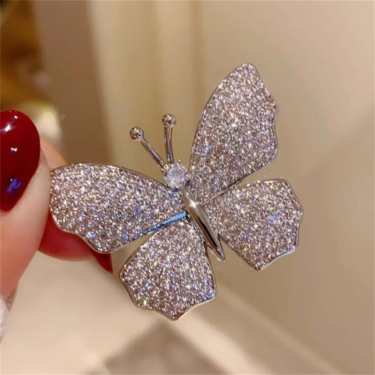 1Pc Fashion Butterfly Brooch Romantic Trendy Women's Jewelry Accessories Skirt Suit Coat Pin Party Birthday Luxury Style Gift
