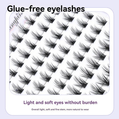 10 rows of red lotus artificial eyelashes are lightweight, soft, and easy to wear without glue after repeated use
