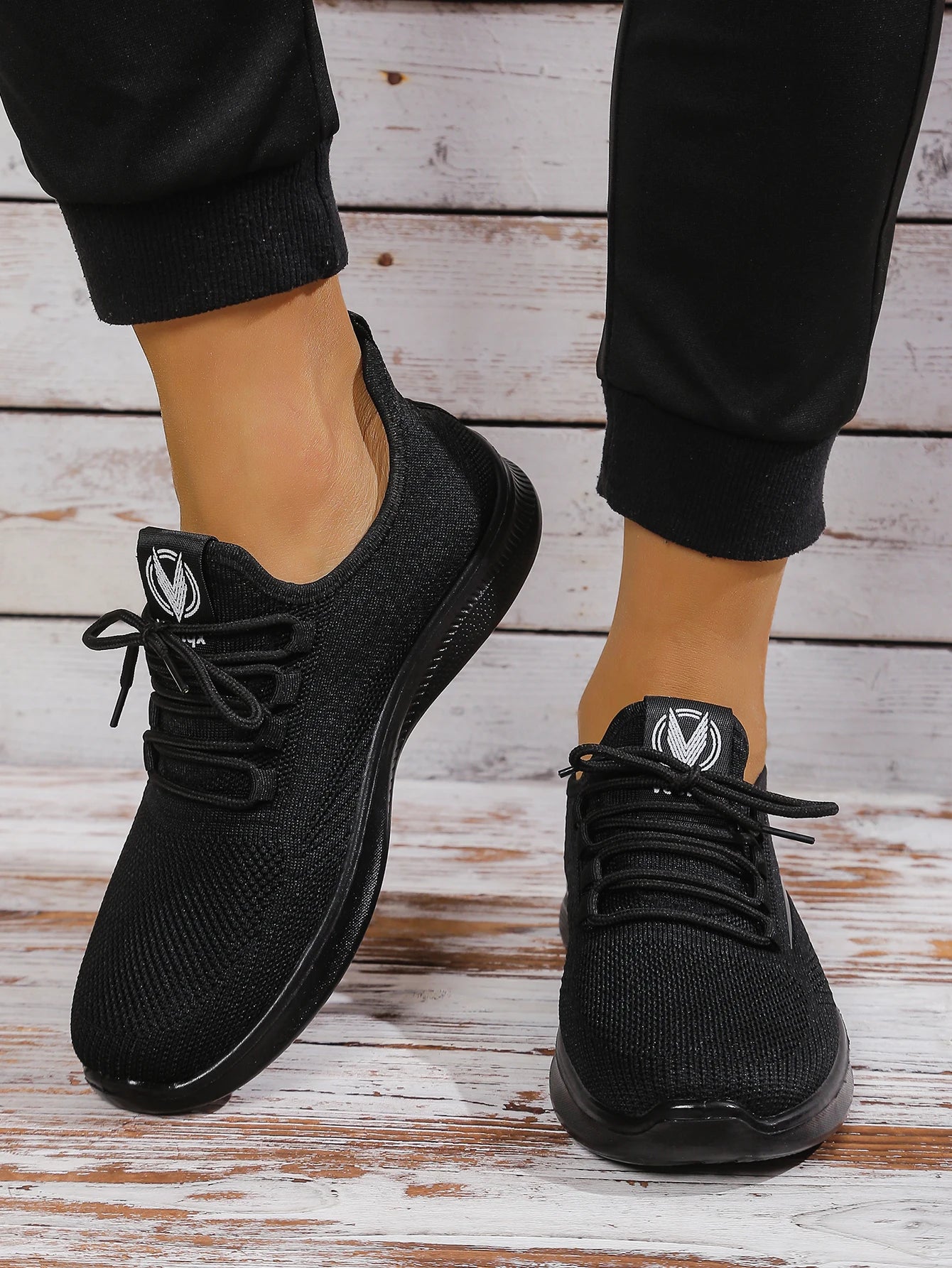 Men Breathable Knitted Running Shoes Anti Slip Trainers Arch Support Shock Absorbing EVA Sole Low Top Lace Up Sports Footwear