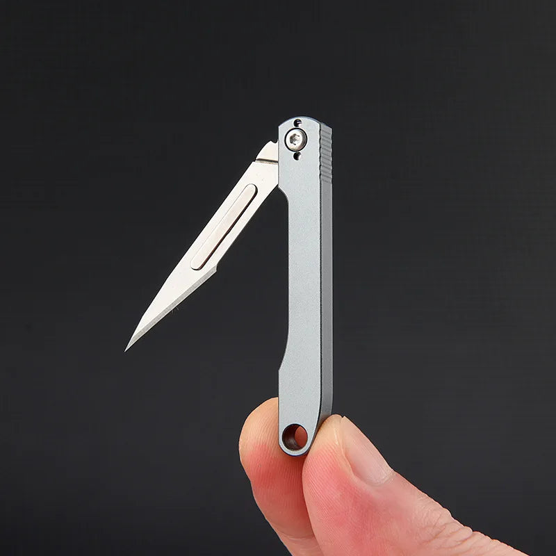 Mini Sharp Folding Art Knife with Replaceable Blade, Portable Unboxing Knife, Paper Cutting Knife, Outdoor Portable Keychain