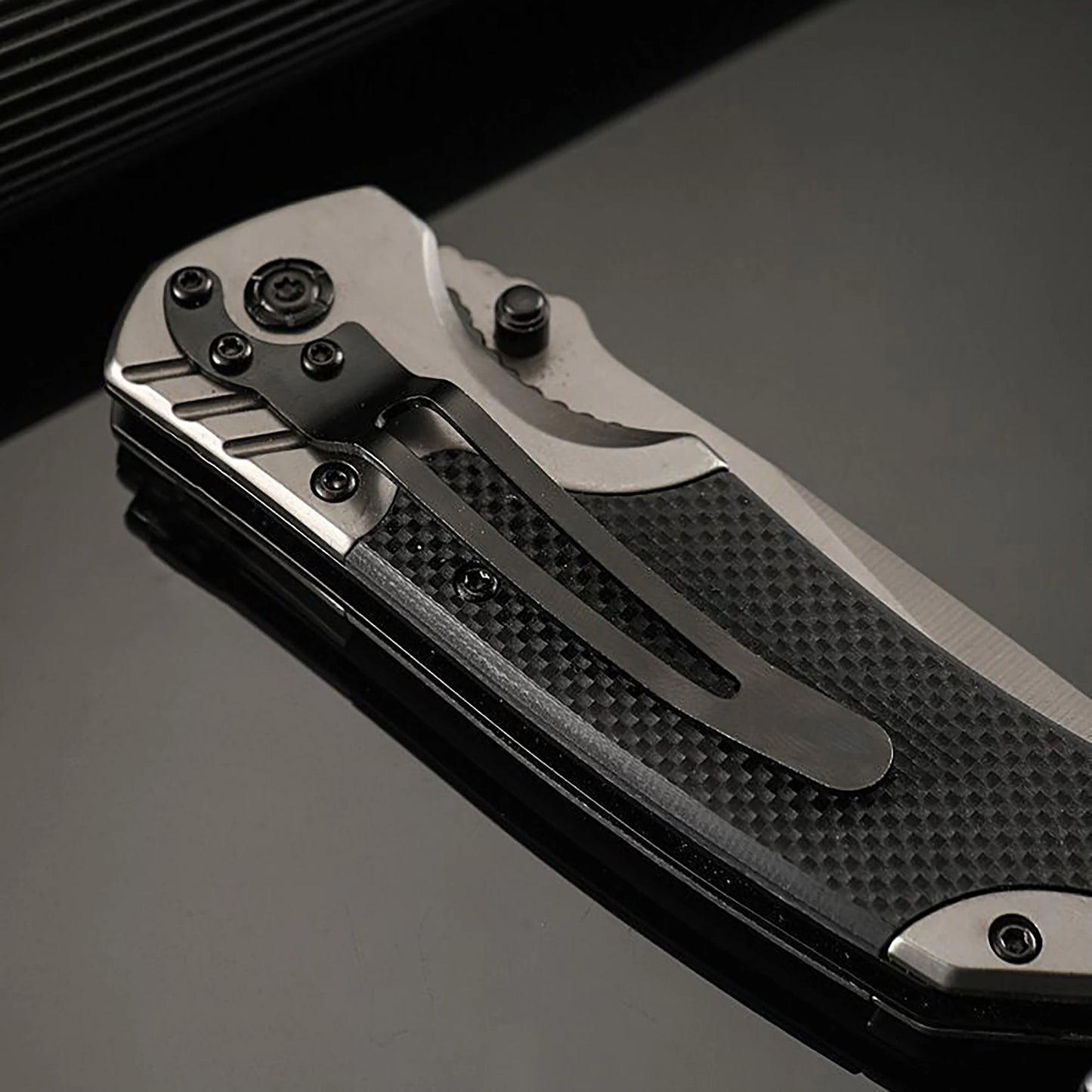 Portable Multifunctional Folding Survival Knife with Sharp Pocket Knife Suitable for Outdoor Camping and Wilderness Survival