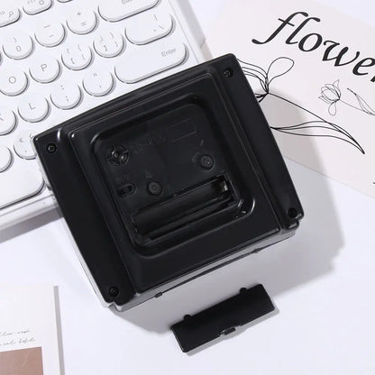 High Quality Simple Bedside Table Home Decor Number Clock Alarm Clock Quartz