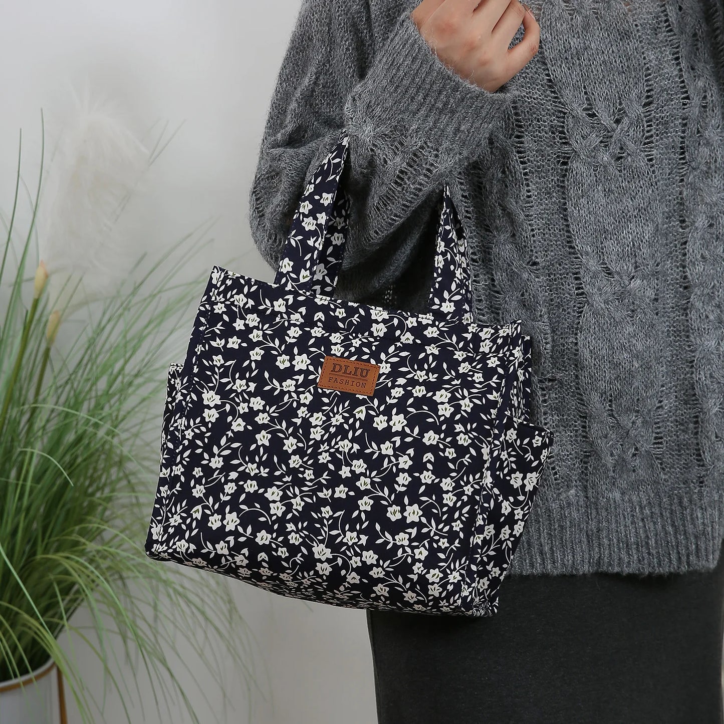 New floral print thickened fabric handbag, lunch bag, portable lunch box storage bag, zipper design, multifunctional tote
