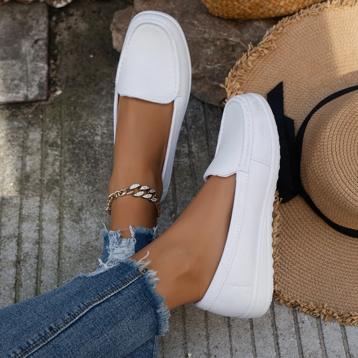 2025 Spring Wedge Heel White Nurse Shoes Fashion Women Soft Sole Casual Comfortable Non-slip Flat