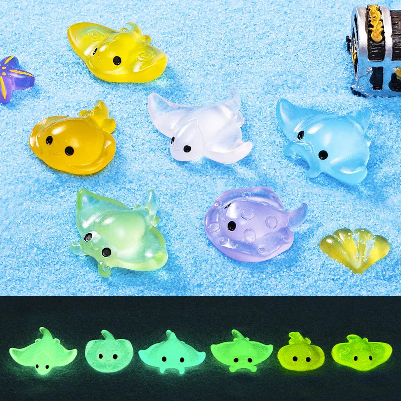 30pcs Cartoon Manta Ray Luminous Ocean Animal Ornament Resin Craft Cute Ocean Animal Miniature Figurines DIY Mini Animals Statue