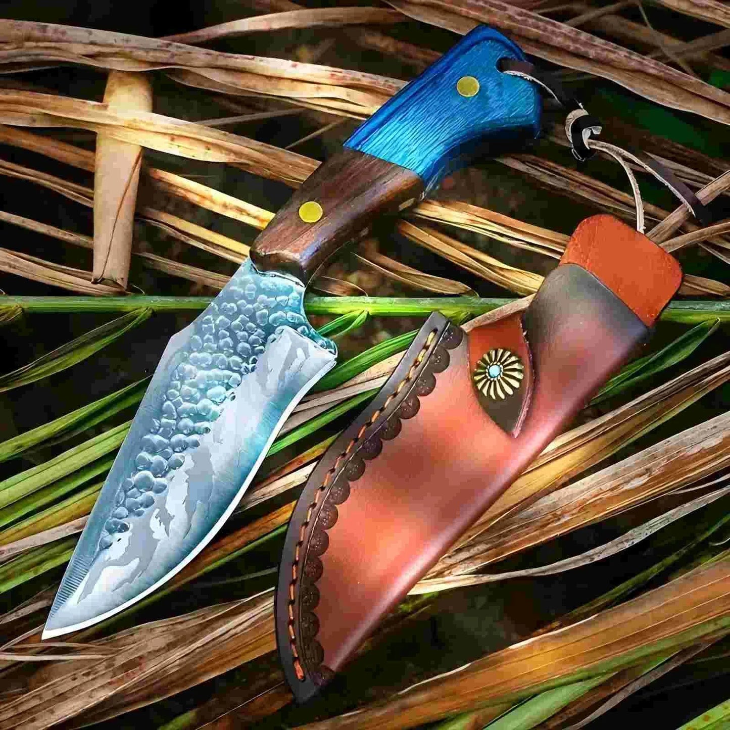 High quality stainless steel blade, ergonomic wooden handle, lightweight and durable - ideal for outdoor, home kitchen use and h