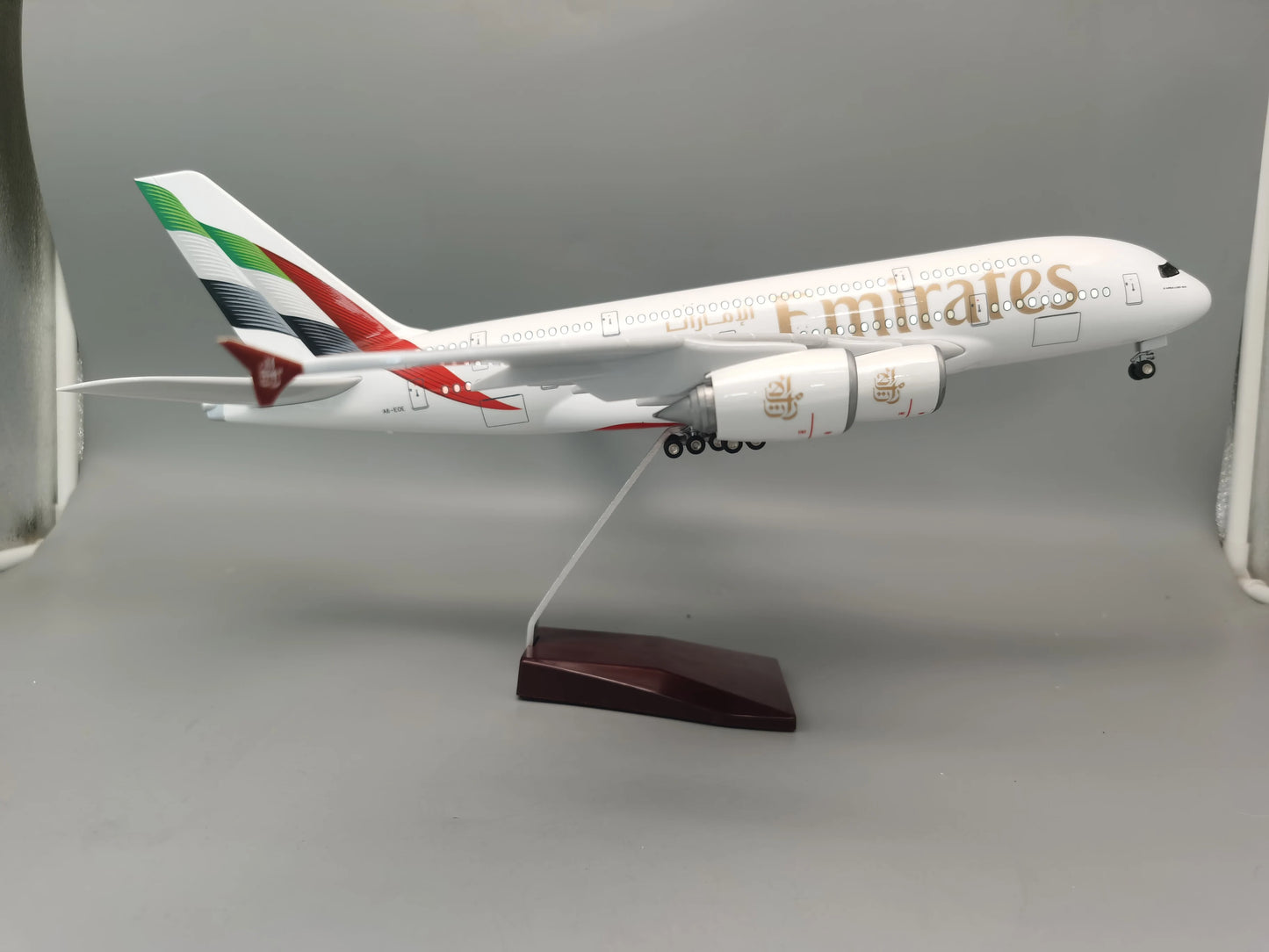 New Emirates A380 Model Plane 1/160 Scale 18 inchs Large Die-cast airplane Toy Collected Gift By Aviation