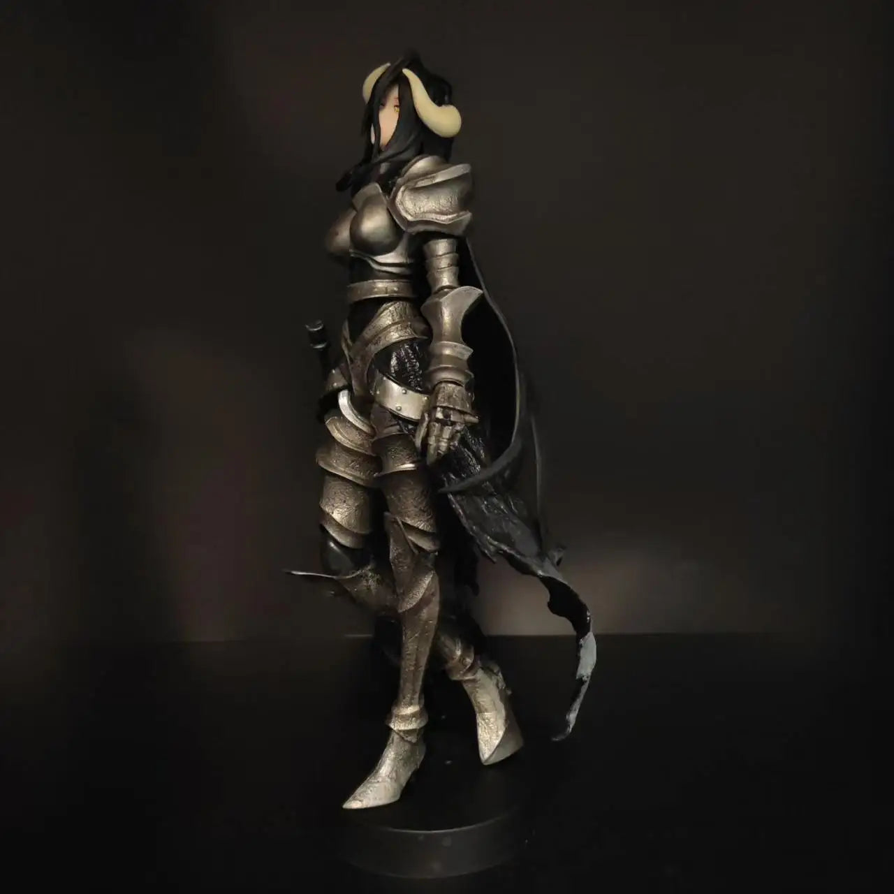 Overlord Armor Ver Figure 24cm Long Hair Demon Horns Battle Axe Statue Anime Model Heavy Metal Texture Armor Knight Figure