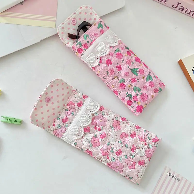 Stylish Quilted Glasses Holder Cute Kawaii Pouch Soft and Fun for Sunglasses and Eyeglasses