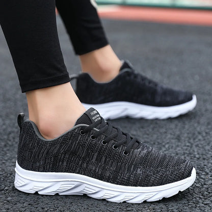 MAEDEF 2024 Running Shoes Men Sneakers Fashion Lightweight Trainers Breathable Walking Shoe Outdoor Comfortable Athletic for Men