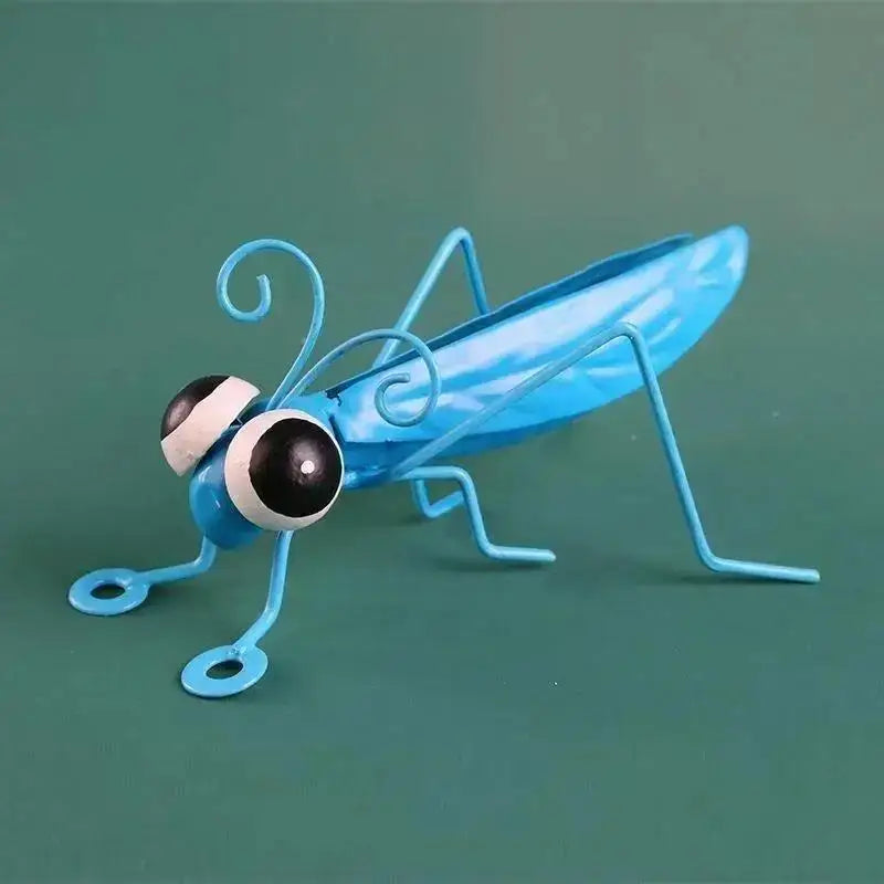 Garden Cute Creative Metal Grasshopper Statue Decoration Outdoor Tree Wall Art Garden Grasshopper Statue Decoration Courtyard