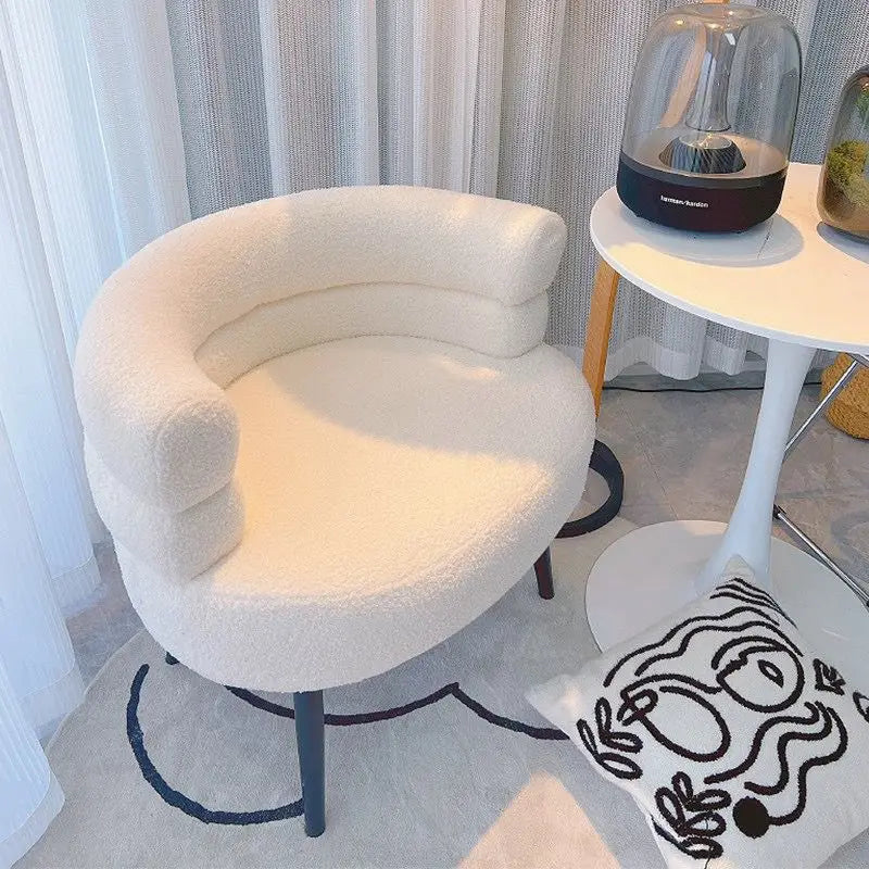 Lazy Sofa Makeup Chair with Lamb Fleece Living Room Light Luxury Balcony Leisure Chair for Comfortable Seating