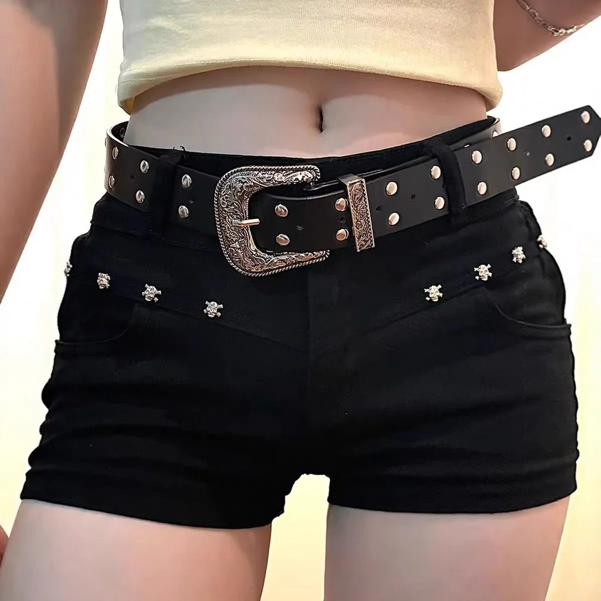 New Black Fashion Retro Rivet Belt Women's Fashion Personality High-End with Jeans Belt Trend Style Women Belt