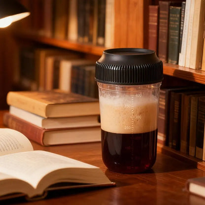 Microwave Safe Plastic Shaker Bottle with Scale 560ML Tumbler Leakproof Coffee Mixing Bottle Smoothies
