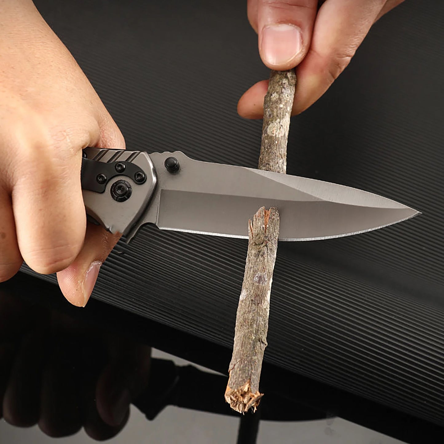 Portable Multifunctional Folding Survival Knife with Sharp Pocket Knife Suitable for Outdoor Camping and Wilderness Survival