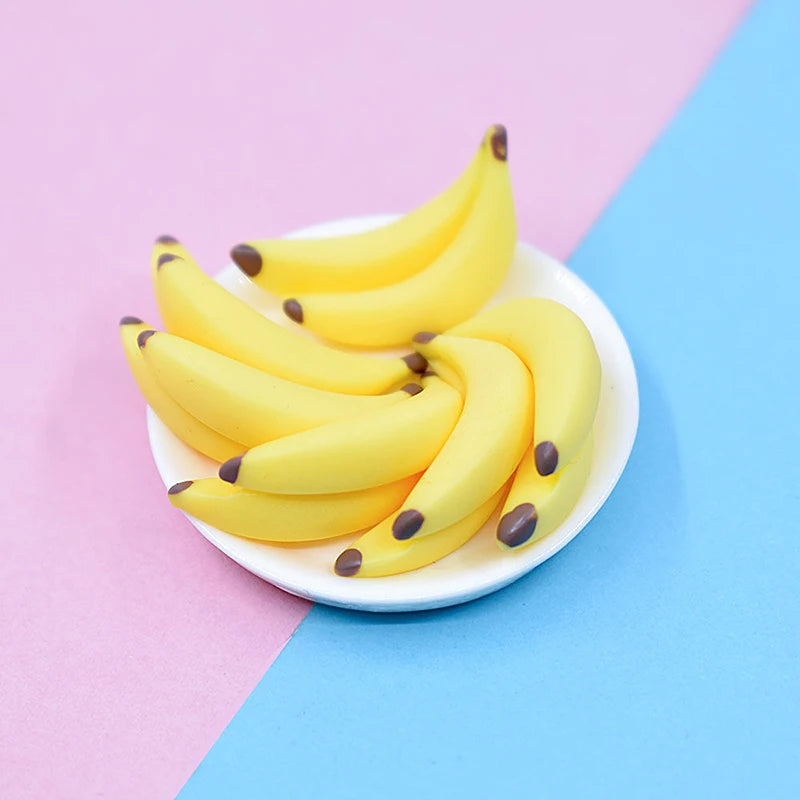 100pcs 3D Mini Resin Simulation Banana Charms DIY Children's Miniature Fruit Models for Craft Making Kitchen Toys For Dollhouse