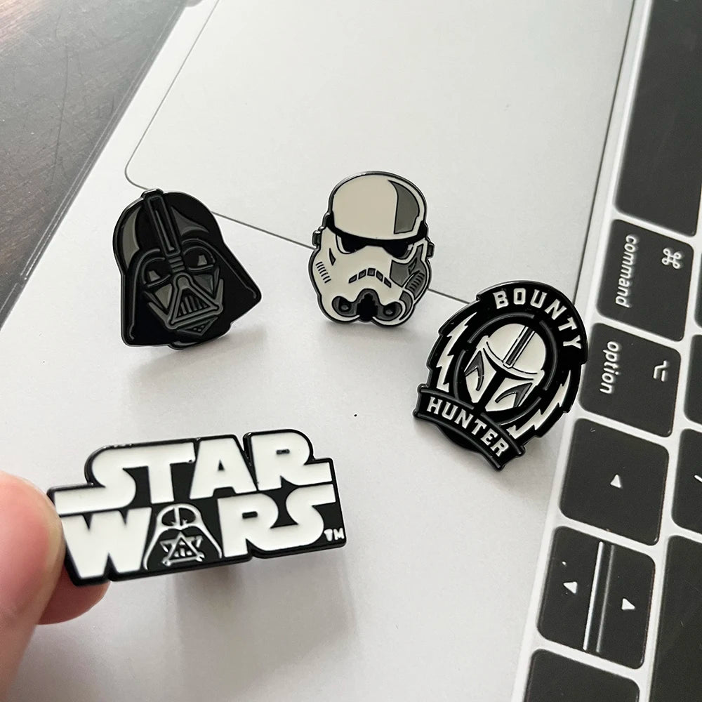 4pcs/Set Star Wars Robot Cartoon Enamel Pins Set Darth Vader Stormtrooper Brooches Movie Fan Badges Cool Party Gift for Clothing