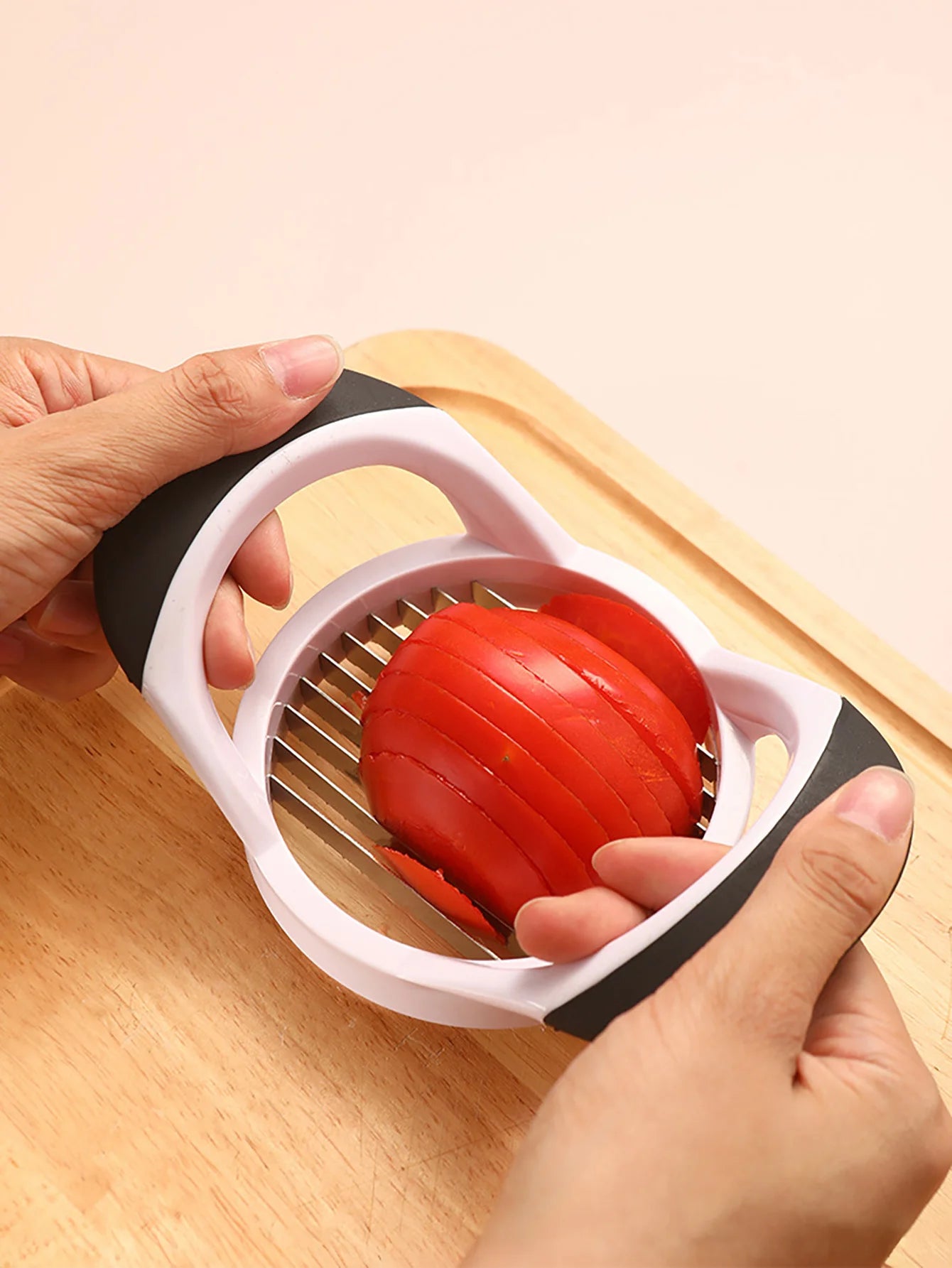 Stainless Steel Apple Cutter Corer And Slicer Lightweight Anti-slip Handle Kitchen Tool for Easy Fruit Preparation