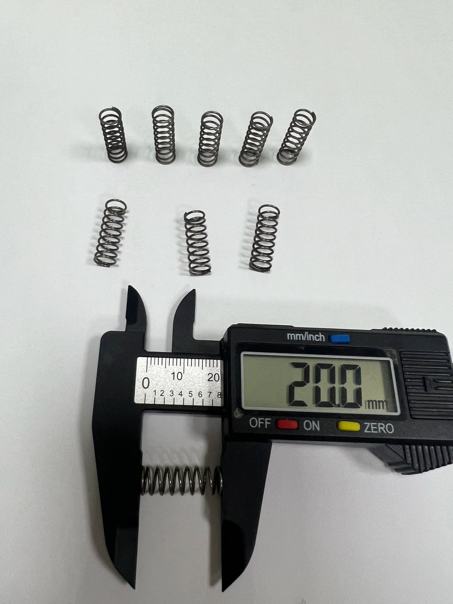 10 sztuk/partia Micro Mała Sprężyna Ściskana 0,5mm/0,6mm/0,7mm Średnica Zewnętrzna 4-12mm Długość 5mm do 50mm Naprawa Narzędzi Chirurgicznych i Elektroniki