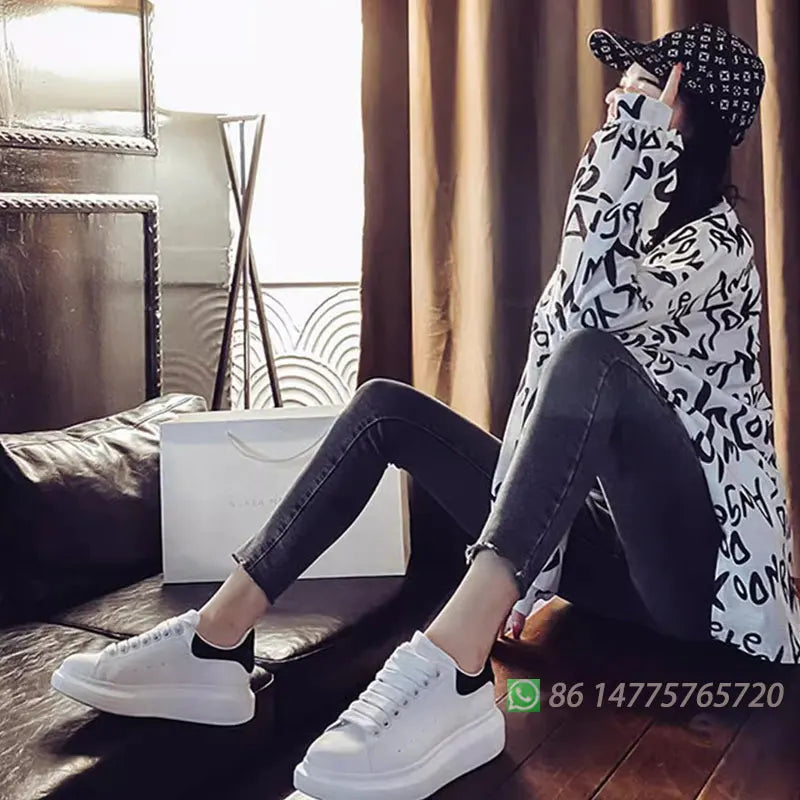 Unisex platform women sneakers for men spring and autumn—versatile fashion, casual white shoes designer a hidden wedge heel.