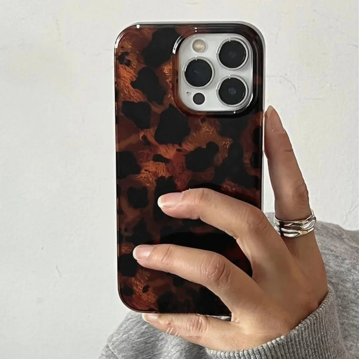 Retro Amber Texture Laser Phone Case For iPhone 17 16 Pro Max 15 14 13 12 11 XS XR 7 8 Plus 16E Stylish Leopard Print Soft 2030