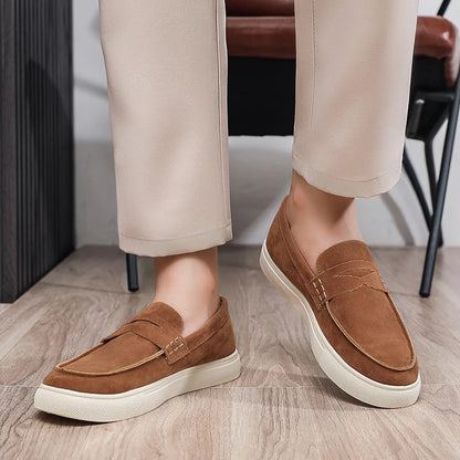 New Fashion Men's Board Shoes Comfortable  Breathable  loafers Versatile Thick soled male Casual Single Shoes