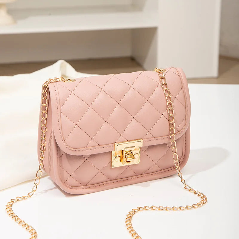 New personalized diamond grid women's bag, fashionable single shoulder cover lock small square bag, elegant and simple chain bag