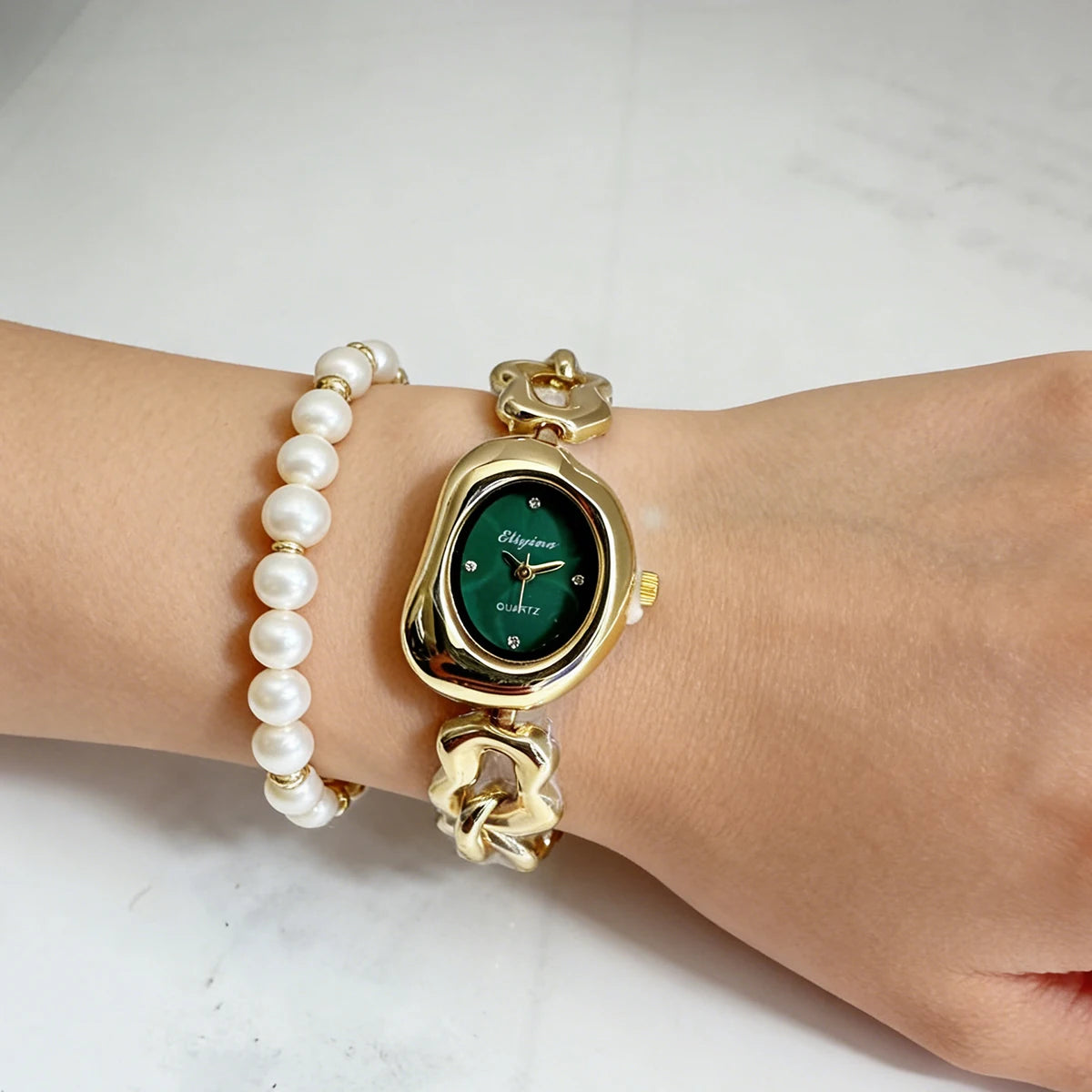 Casual and Fashionable Women's Student Watch, Half-Moon-Shaped Quartz Watch, Simple Chain Bracelet-Style Wristwatch, Versatile for Everyday Use