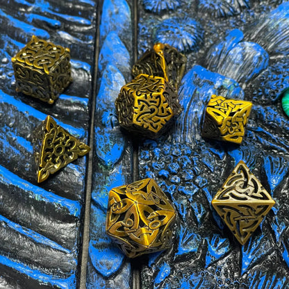 7 Pcs Cosplay D4-D20 DND Brass Gold Polyhedral Sharp Edge Casino Dice Rpg Table Board Game Tray Gem Stone Dragon Metal Steel Set