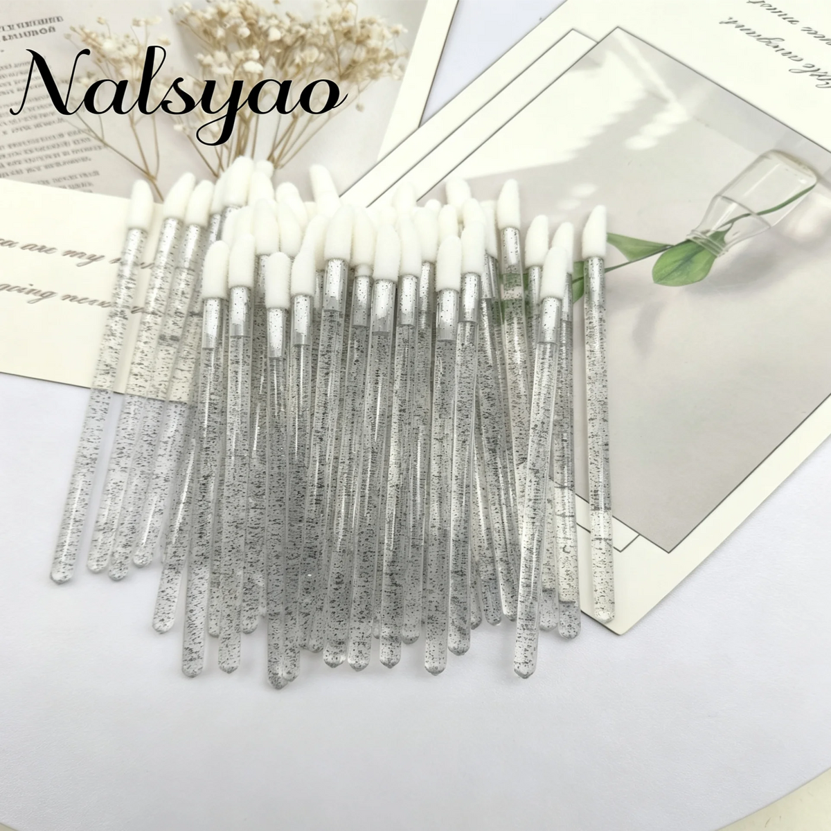 100/300PCS Disposable Lip Brush MakeupTool Beauty Accessories  Brushes Lipstick  Applicator Wands Wholesale Eyelashes Extension