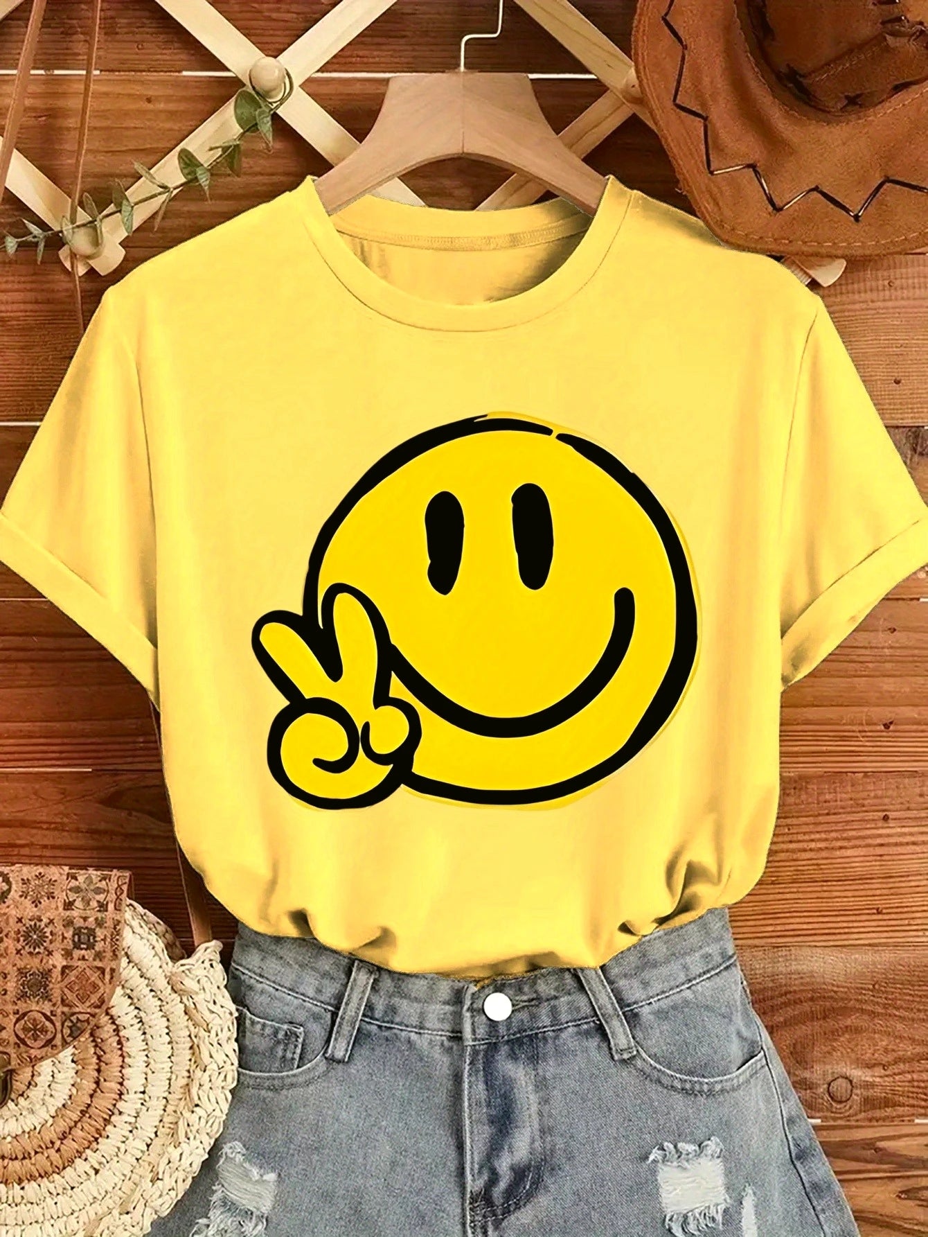 Women's Geometric Joyful Face Smile Print T-Shirt Casual Short Sleeve Crew Neck Top Comfort Summer Woman Clothing
