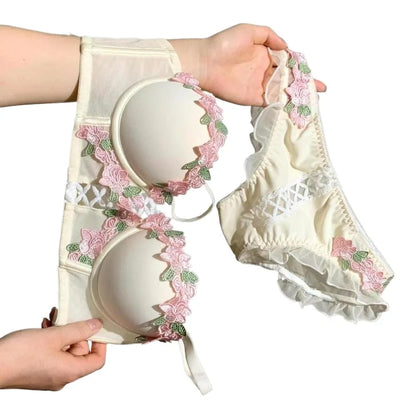 Women's Sweet Vintage Floral Embroidered Wireless Bra Set, Push Up Lace Bralette for Small Bust Daily Wear