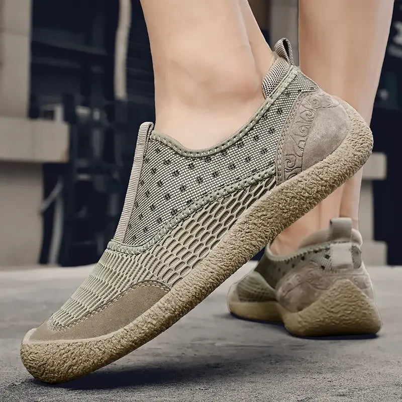 Summer Mesh Shoes Men Sneakers Plus Size Lightweight Breathable Walking Footwear New Slip-On Comfortable Casual Men's Shoes