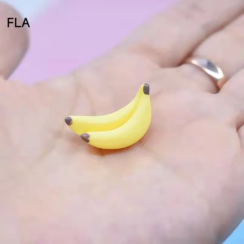 100pcs 3D Mini Resin Simulation Banana Charms DIY Children's Miniature Fruit Models for Craft Making Kitchen Toys For Dollhouse
