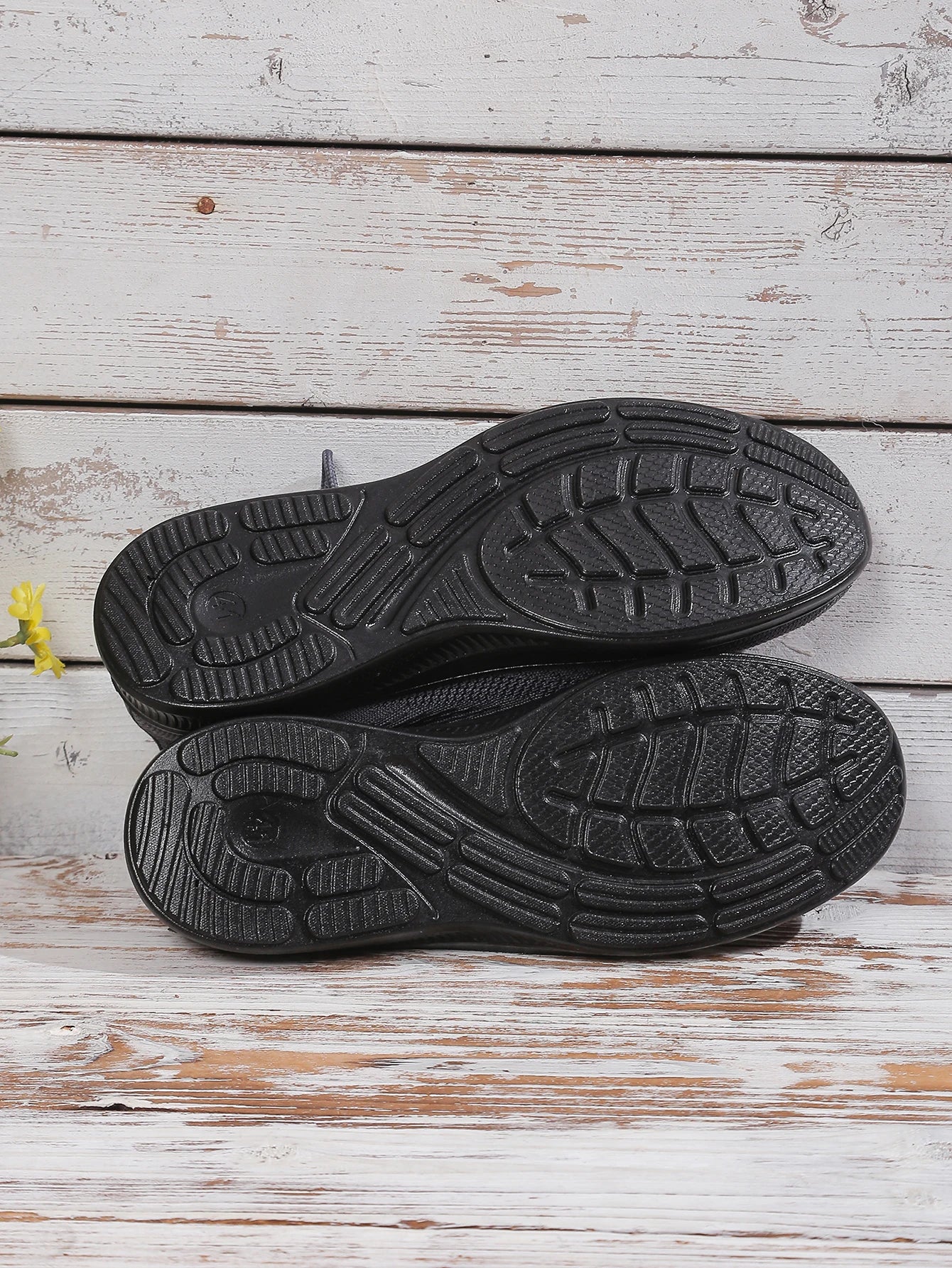 Men Breathable Knitted Running Shoes Anti Slip Trainers Arch Support Shock Absorbing EVA Sole Low Top Lace Up Sports Footwear