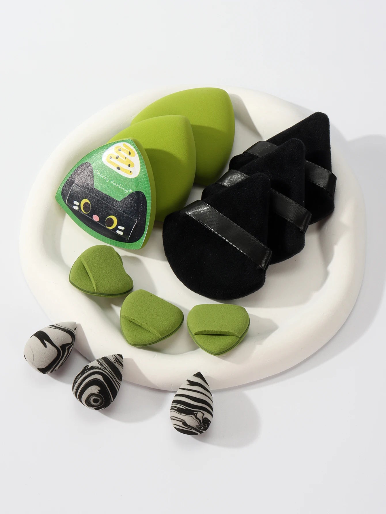 Rice Ball Cat 12-Piece Set, Expands When Exposed to Water, Dual-Use for Wet and Dry, Makeup Sponge Suitable for All Skin Types