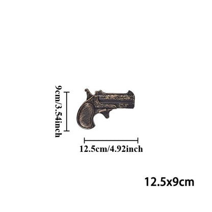 Vintage Carved Pirate Toy Gun 3D Relief Pistol Model Ornament Plastic Simulation Collection Non-shooting Halloween Cos Prop