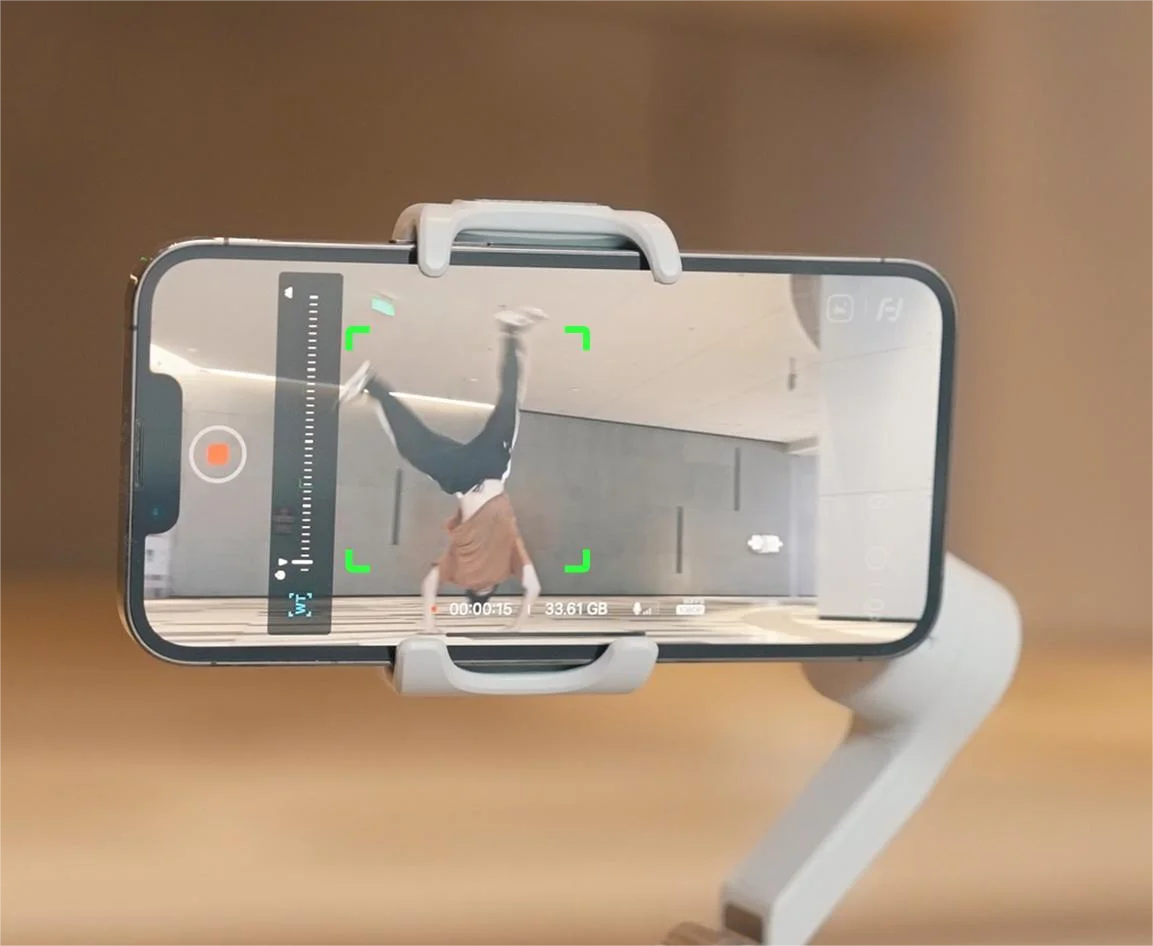 FeiyuTech VB4 Face Tracking Cell Phone Gimbal Stabilizer for Vlogging iPhone 17 Pro Max Samsung Galaxy, Built-in Selfie Stick