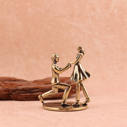 Mini Brass Couple Proposal Decorations Gifts for Lovers Decoration Miniature Bedroom Desk Decoration Valentine's Day Gift