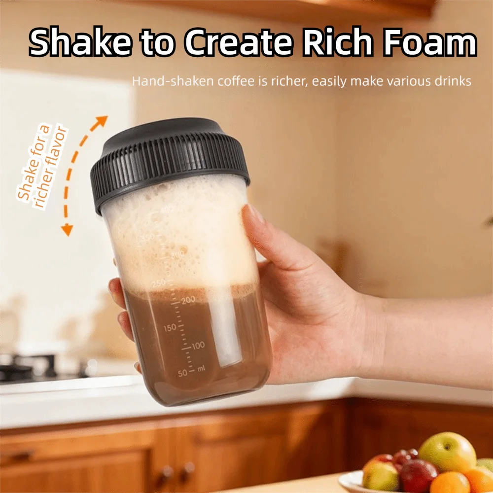 Microwave Safe Plastic Shaker Bottle with Scale 560ML Tumbler Leakproof Coffee Mixing Bottle Smoothies