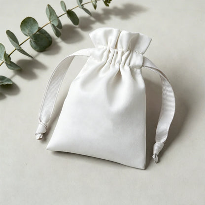 100Pcs Personalized Logo Jewelry Packaging Silk Satin Drawstring Bag Wedding Favors Candy Gift Pouch Ring Bracelet Cosmetic Sack