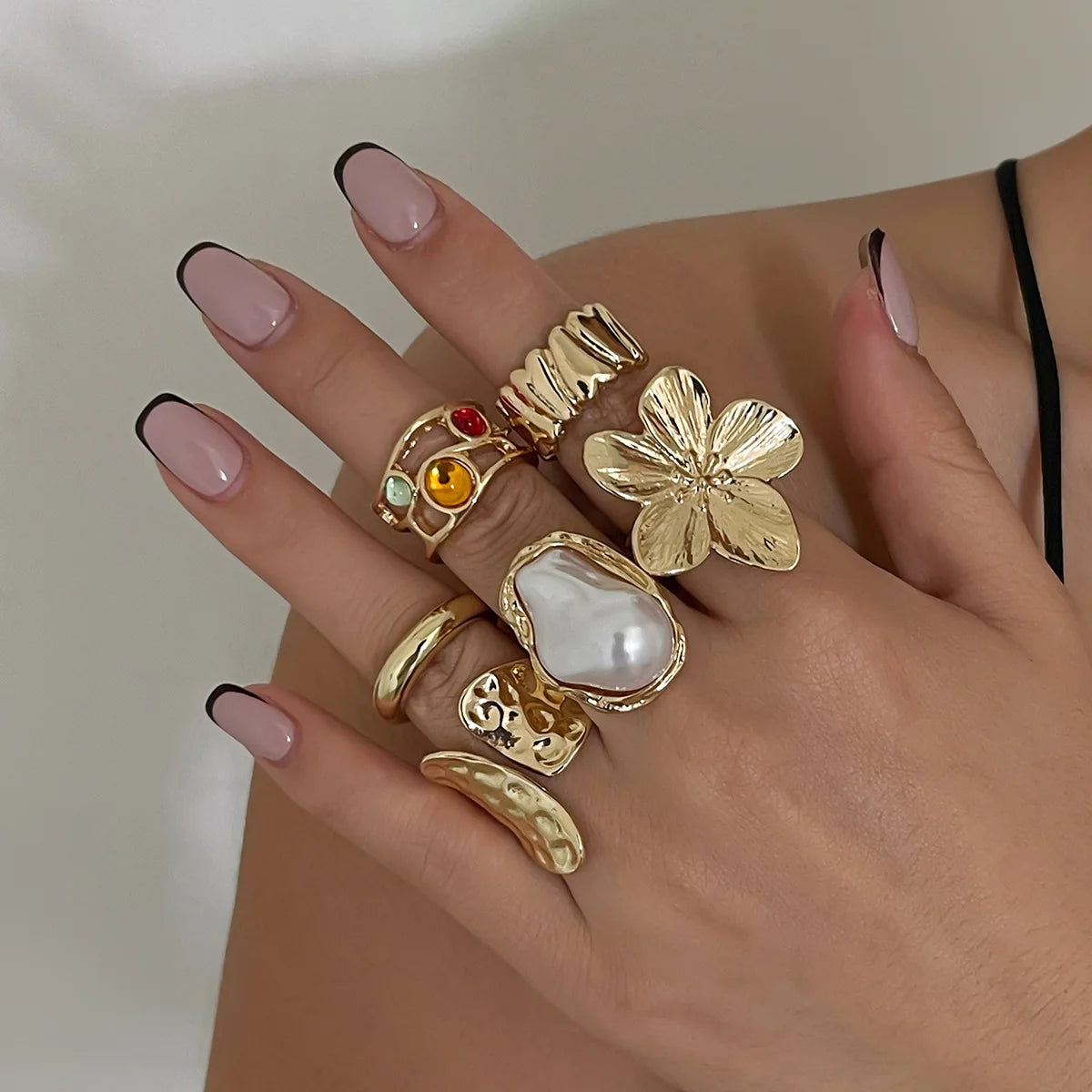 Fashion Gold Color Flower Crystal Imitation Pearl Open Ring for Women Engagement Party Gift Temperament Jewelry 2024 ﻿