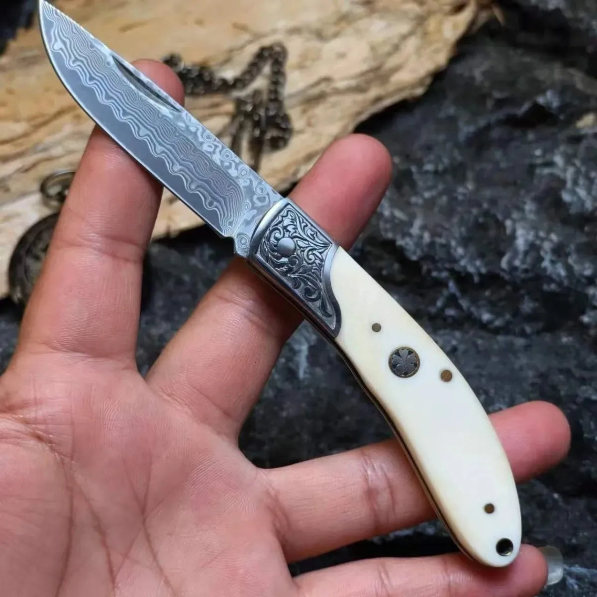 Damascus Steel Pocket Knife Cowbone Handle Outdoor Folding Knife High Hardness Wilderness Camping Survival and Self-Defense TOOL