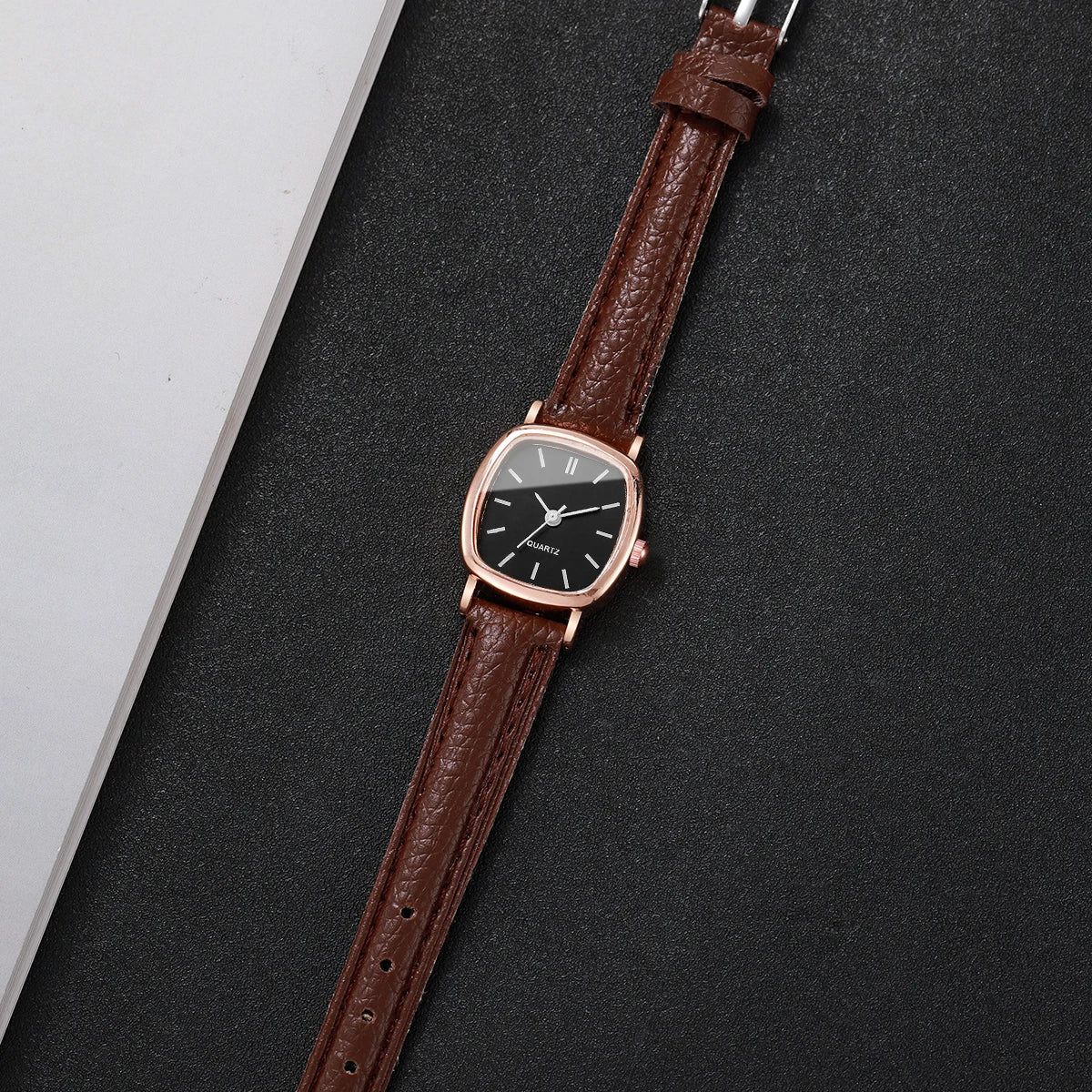 Fashion Minimalism Women Watches Small Square Dial Leather Strap Quartz Watch for Girls Clock（Without Box）