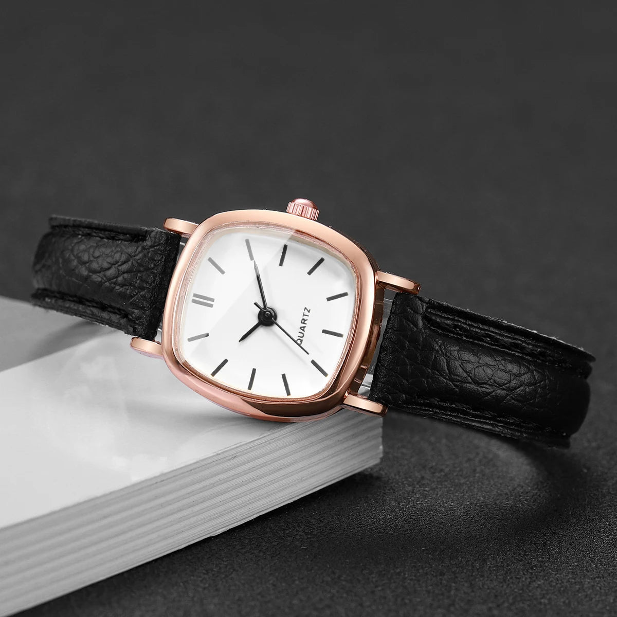 Fashion Minimalism Women Watches Small Square Dial Leather Strap Quartz Watch for Girls Clock（Without Box）